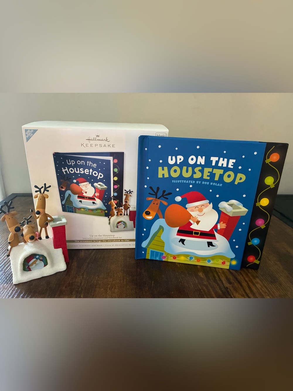 Hallmark 2010 Up on the Housetop Interactive Ornament and Storybook NIB